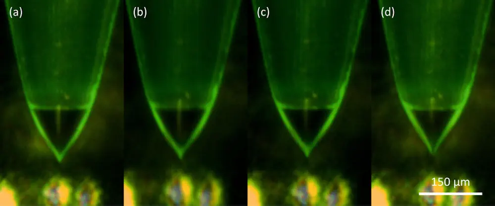           Les moteurs à électronébulisation produisent une poussée en projetant un flux de gouttelettes hautement chargées. Les chercheurs du MIT ont utilisé une méthode de fabrication précise qui améliore la réaction électrohydrodynamique qui génère ces gouttelettes.