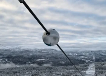 Quand des boules sur les lignes de transmission réduisent les factures d'électricité